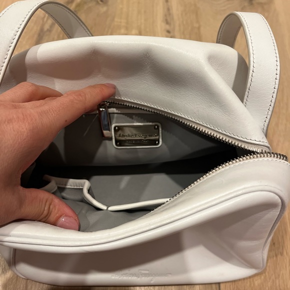 Authentic SALVATORE FERRAGAMO Camera Bag - Picture 6 of 11